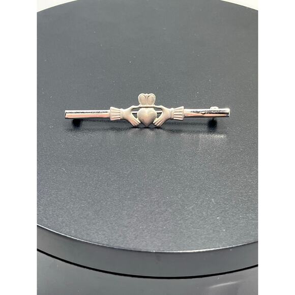 Sterling Silver Vintage AU Maker Irish Heart Hand Crown Claddagh Bar Brooch - Picture 2 of 7